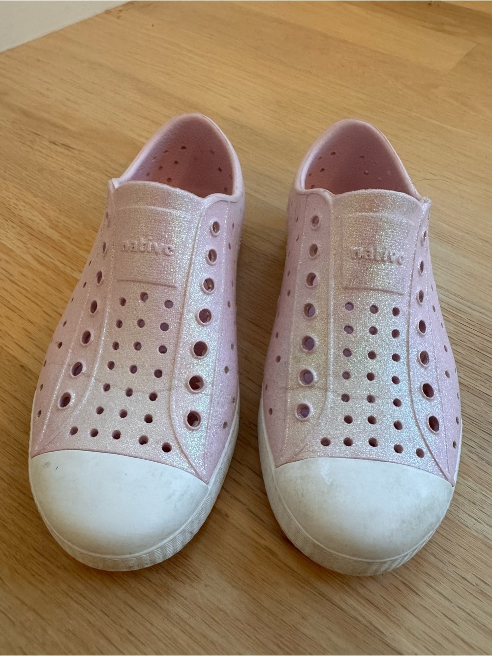 Native Kids Jefferson Water Shoes in Glitter Light Pink Size c12